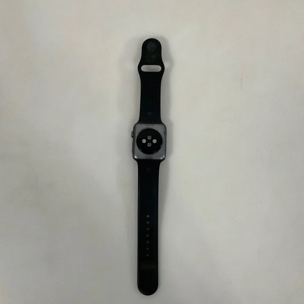 Apple Watch Series 7000 Series 42 mm Aluminum Case W/Band FOR PARTS NOT‎ WORKING